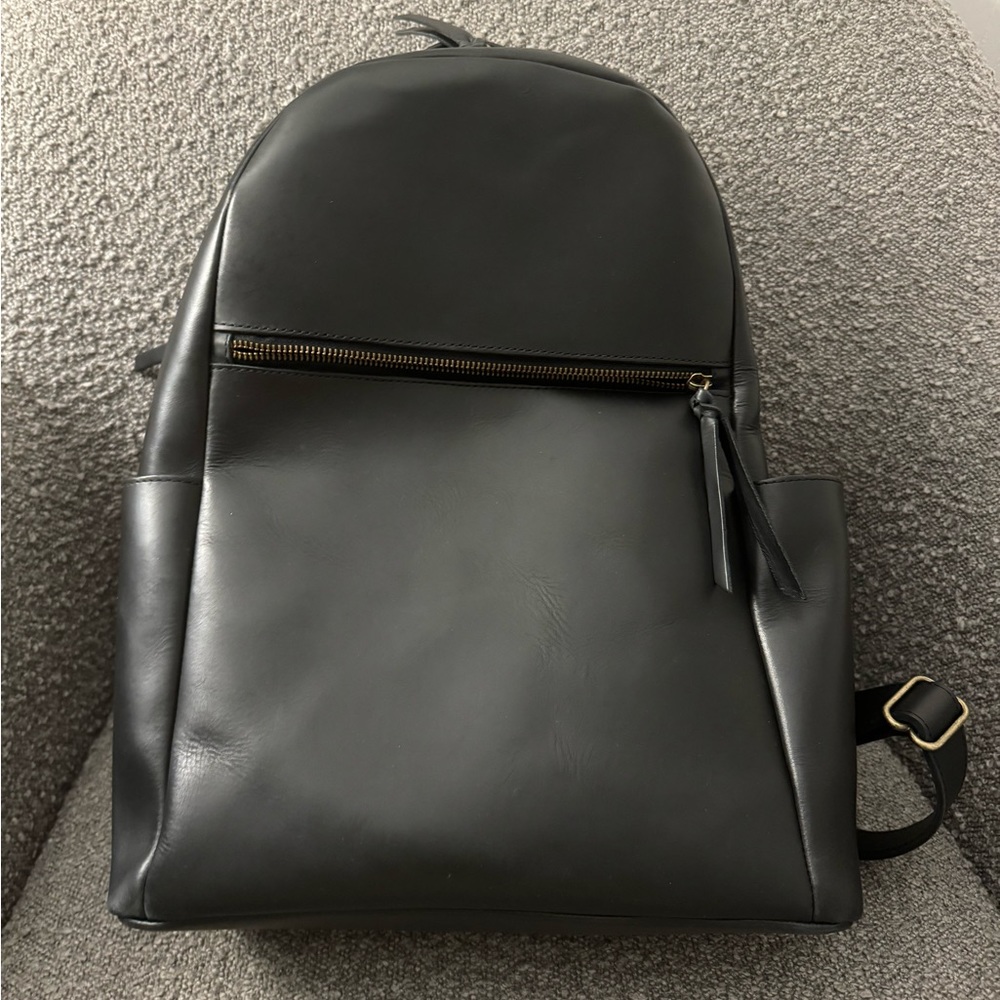 Alem backpack black leather